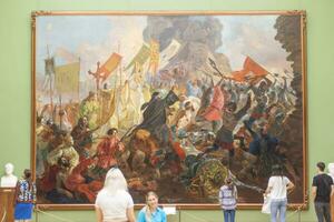 Moscú, Rusia - 08.10.2023 -varios piezas de Arte en monitor a famoso tretiakov galería. cultura foto