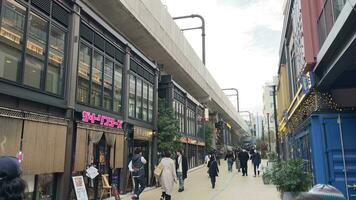 Tokyo, Japon - décembre 18 , 2023 Shimokitazawa. le quartier est bien connu pour le densité de petit indépendant mode les détaillants, les cafés, les théâtres, bars et vivre la musique lieux. video