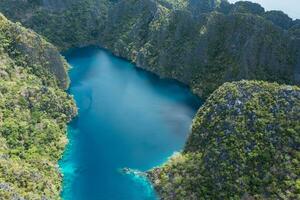 aéreo ver de Kayangan lago. foto