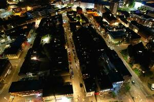 aéreo ver de iluminado británico ciudad foto