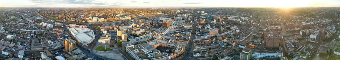 hermosa alto ángulo ver de central lutón ciudad de Inglaterra Reino Unido. diciembre 1º, 2023 foto