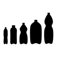 silueta de un el plastico agua botella en un blanco antecedentes. el plastico botella contenedores variar, desde pequeño botellas a grande botellas vector