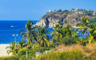 hermosa ciudad marina paisaje natural panorama ver puerto escondido México. foto