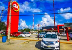 Tulum quintana roo mexico 2023 súper aki supermercado mercado Tienda tienda Entrada en Tulum México. foto