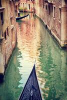 góndola en el veneciano canal foto