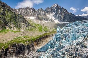 ver en argentino glaciar. excursionismo a argentino glaciar con el ver en el macizo des agujas coloretes en francés Alpes foto