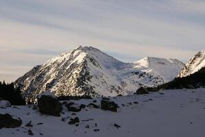 vista panorámica, lado sur, del macizo de maladeta en los pirineos foto