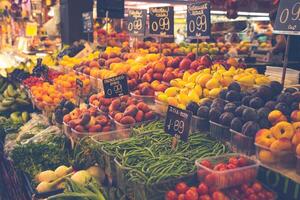 frutas y vegetales puesto en la boquería, el más famoso mercado en Barcelona. foto