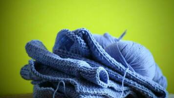 einstellen zum Hand Stricken, Blau Garn, Stricken Nadeln. video