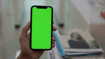 Using smartphone green screen video