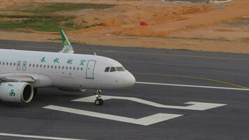 Plane of Spring Airlines take off video