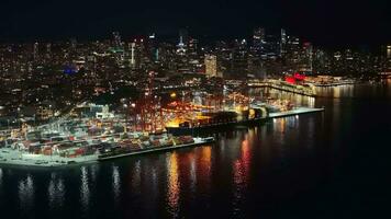 vancouver, Canadá - septiembre 9, 2023. aéreo ver de Puerto de Vancouver a noche video
