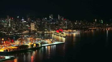 vancouver, Canadá - septiembre 9, 2023. aéreo ver de Puerto de Vancouver a noche video