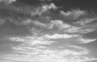 dramático gris nube en el cielo foto