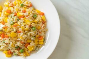 fried rice with mixed vegetable photo