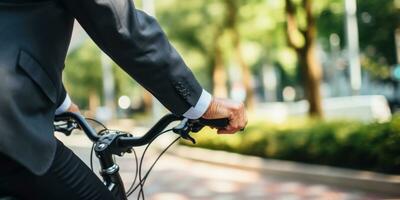 ai generado inteligentemente vestido hombre en bicicleta, vibrante al aire libre, soleado clima. ai generativo. foto