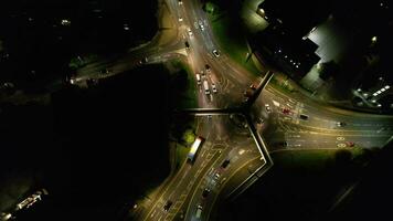 aéreo imágenes de británico la carretera y tráfico video