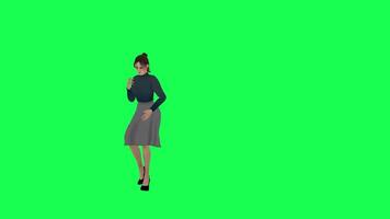 smal kvinna med en stor kropp i grön skärm med en lång ölkrus klänning med en Marin t video