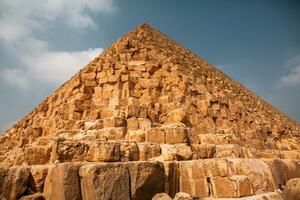 famoso egipcio pirámides de giza. paisaje en Egipto. pirámide en desierto. África. preguntarse de el mundo foto