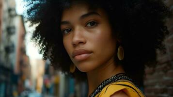 ai generado un mujer con un afro peinado soportes con confianza en un urbano calle. generativo ai foto