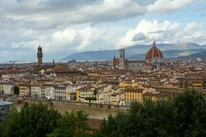 foto con el panorama de el medieval ciudad de florencia en el región de toscana, Italia