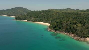 tropicale costa di Phuket Paradiso isola nel Tailandia aereo video