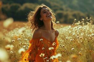 ai generado mujer sonriente en un naranja vestir en un campo de margarita flores foto