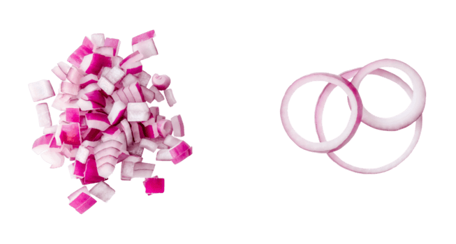 top visie van vers rood of Purper ui ring plakjes in reeks is geïsoleerd met knipsel pad in PNG het dossier formaat