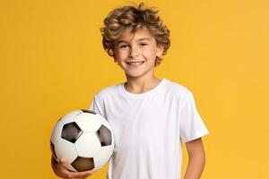 ai generado retrato de un contento chico participación un fútbol pelota, aislado en un amarillo antecedentes. camiseta Bosquejo. foto