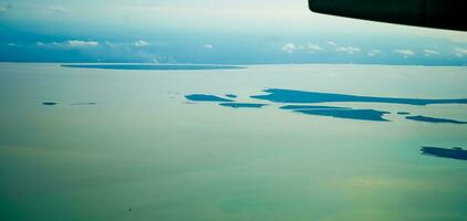 aéreo ver de el serie de islas en batam, riau islas foto