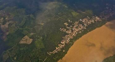 aéreo ver de el río en jambi foto