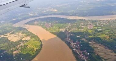 aéreo ver de el río en jambi foto