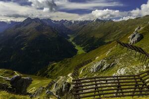 montaña paisaje de el stubai Alpes foto