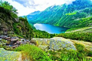 el fotografía de morskie oko en el tatra montañas capturas un asombroso ver foto