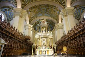 lima, Perú, 2022 - basílica metropolitano catedral de lima, principal altar y coro, lima, Perú foto