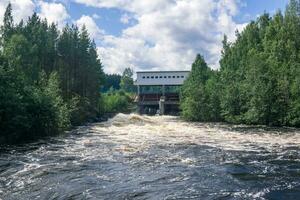 hidráulico estructura para ocioso descarga de agua a un pequeño hidroeléctrico poder estación foto