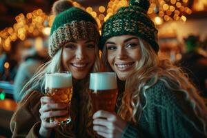 ai generado dos mujer vistiendo duende sombreros participación cerveza foto
