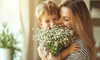 ai generado madre Besos hijo a hogar participación flores para madres día foto