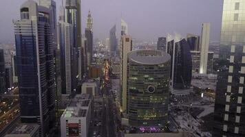 aéreo ver desde Dubái moderno edificios futurista aéreo ver de residencial rascacielos en el dubai centro de deportes acuáticos caminar. dubai aéreo horizonte en un hermosa día foto