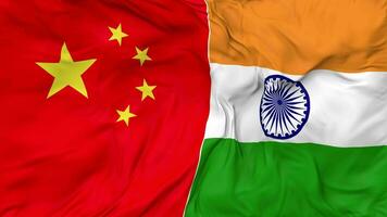 Cina e India bandiere insieme senza soluzione di continuità looping sfondo, loop urto struttura stoffa agitando lento movimento, 3d interpretazione video