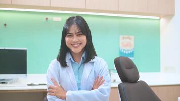 Portrait of female dentist working in dental clinic, teeth check-up and Healthy teeth concept video