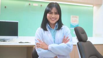 Portrait of female dentist working in dental clinic, teeth check-up and Healthy teeth concept video