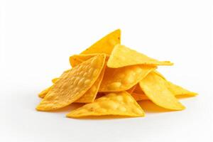 ai generado maíz papas fritas de triangular forma erigir por levitación en un blanco antecedentes generativo ai foto