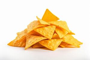 ai generado maíz papas fritas de triangular forma erigir por levitación en un blanco antecedentes generativo ai foto