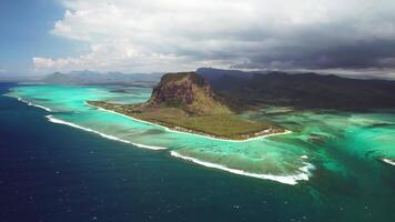 oben Aussicht von das le Mourne Halbinsel auf das Insel von Mauritius video