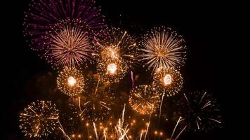 fuegos artificiales espectáculo. nuevo años víspera celebracion v42 video