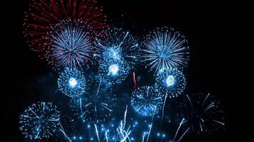 fuegos artificiales espectáculo. nuevo años víspera celebracion v37 video