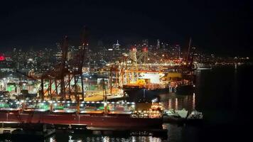 Vancouver, Kanada - - September 9, 2023. Antenne Aussicht von Hafen von Vancouver beim Nacht video