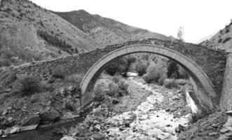 Roca puente construido por el otomanos foto