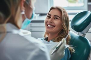 ai generado lleno de sonrisa mujer mirando a el dentista foto